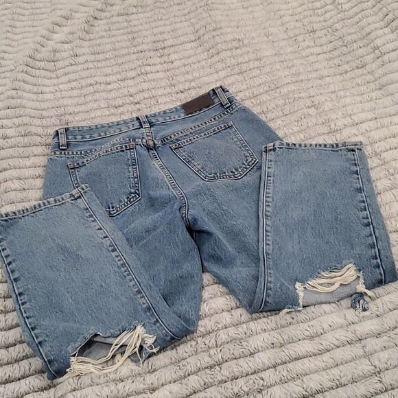 Medium wash hi-rise distressed Carmar jeans size 27 - Picture 5 of 10